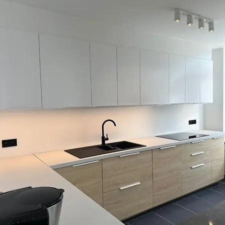 Apartament Laro Housing